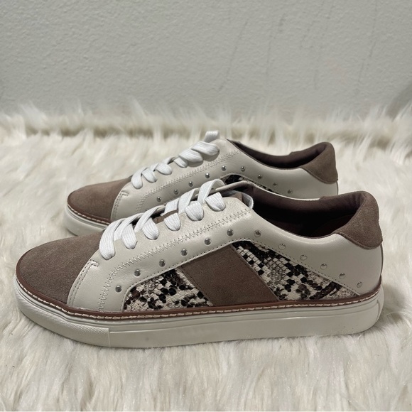 Women’s Crown Vintage Kalinda Tan Shoes Size 9.5 US! - Picture 4 of 8